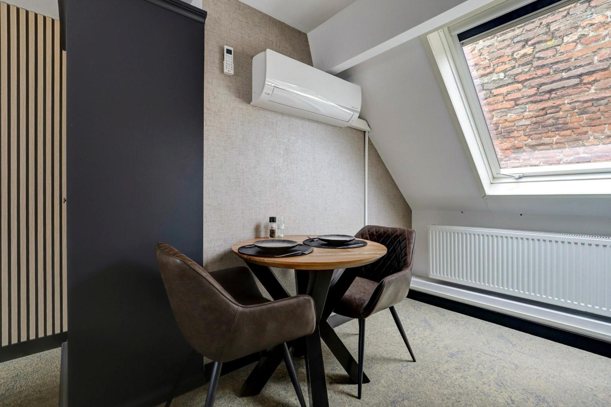 Hotel Buren Buren  Экстерьер фото