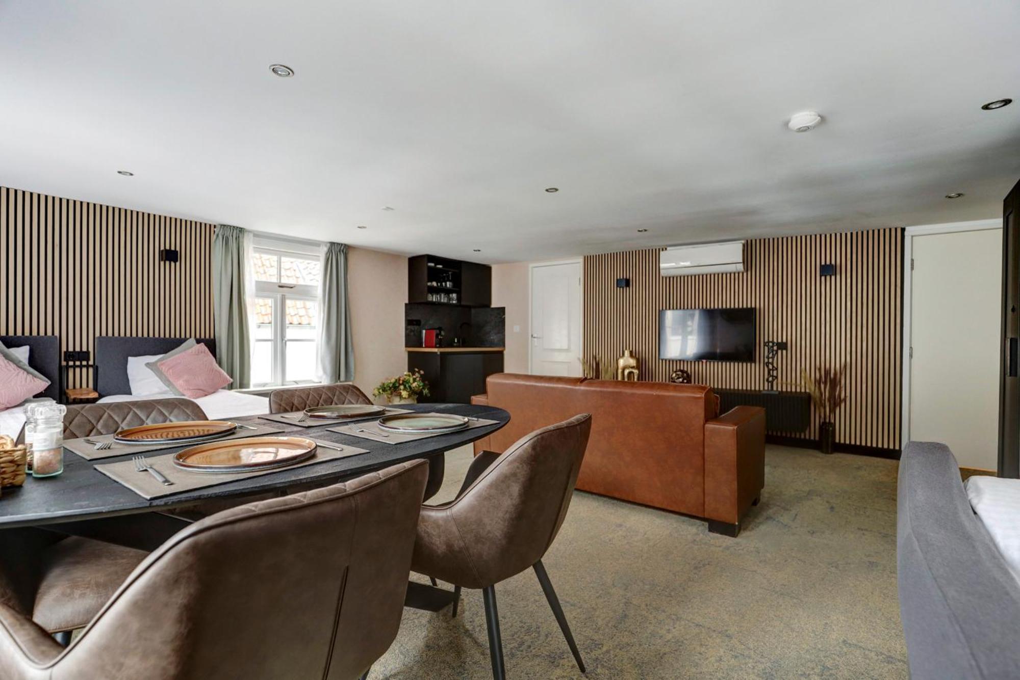 Hotel Buren Buren  Экстерьер фото